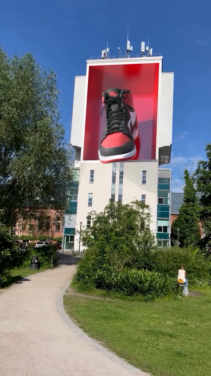 Fake Out-of-Home for Nike – Sneaker on the Screen – Still 1
