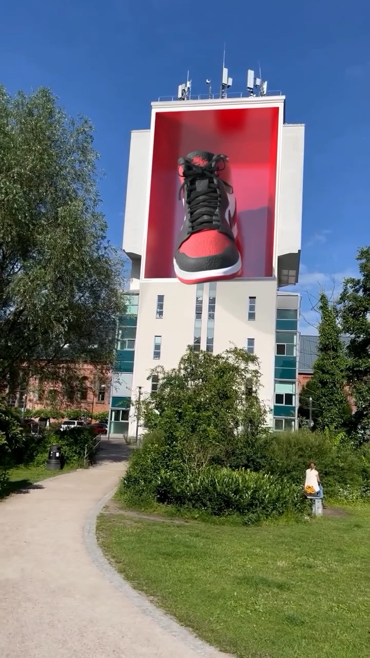 Fake Out-of-Home for Nike – Sneaker on the Screen – Still 2