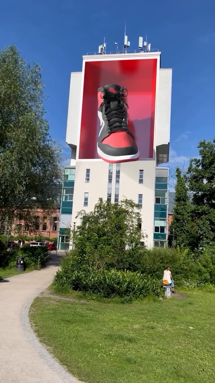 Fake Out-of-Home for Nike – Sneaker on the Screen – Still 4