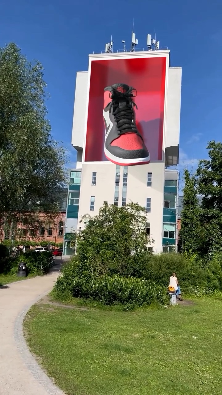 Fake Out-of-Home for Nike – Sneaker on the Screen – Still 5