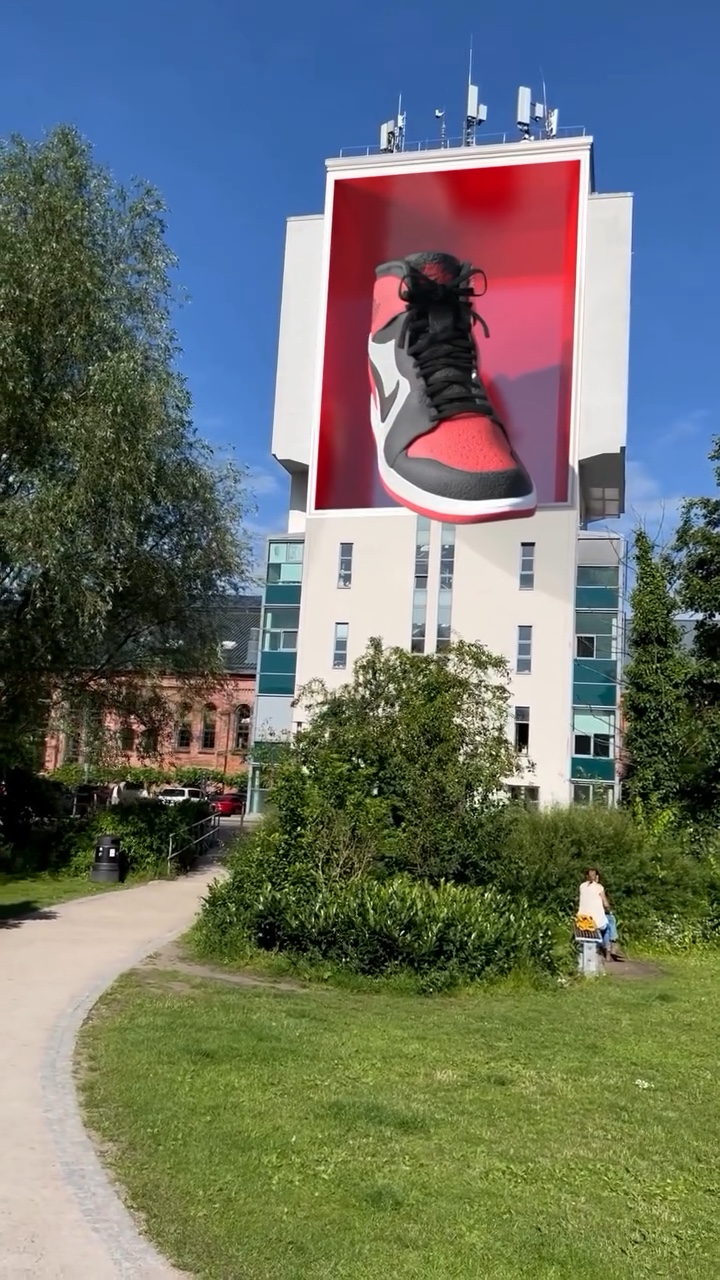 Fake Out-of-Home for Nike – Sneaker on the Screen – Still 6