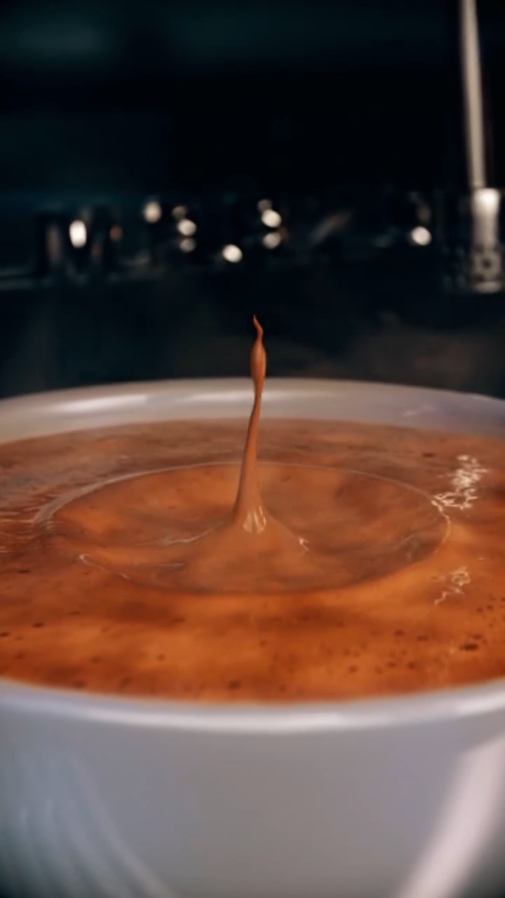 Coffee Splash from an Espresso Machine with Houdini – Still 6