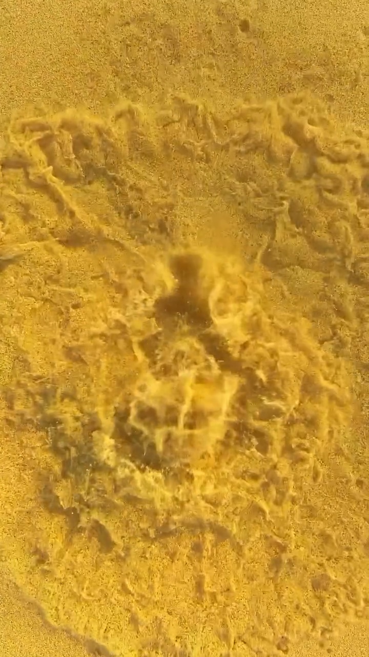 Liquid simulation made of 7 million particles – Still 2
